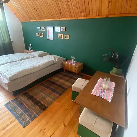 Πανσιόν Cosy Mountain By The Pond Velka Lomnica