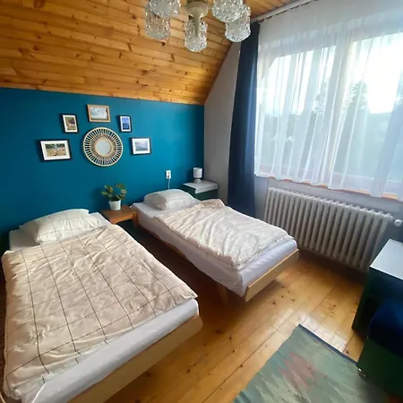 Cosy Mountain By The Pond *