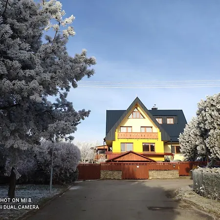 Cosy Mountain By The Pond Πανσιόν Velka Lomnica