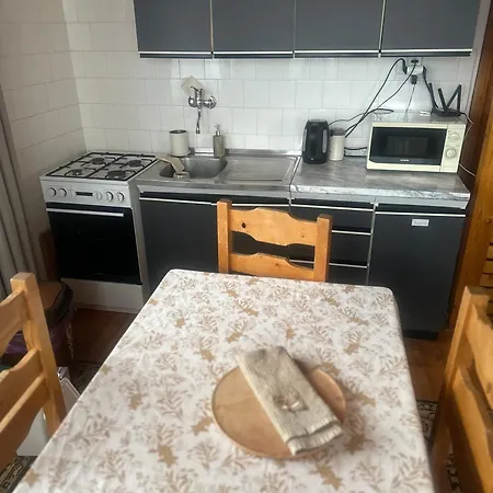 Cosy Mountain By The Pond Πανσιόν