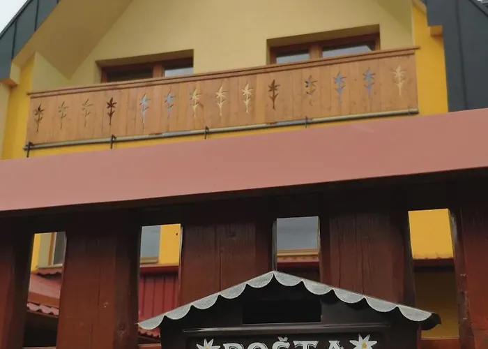 Cosy Mountain By The Pond Vel'ka Lomnica